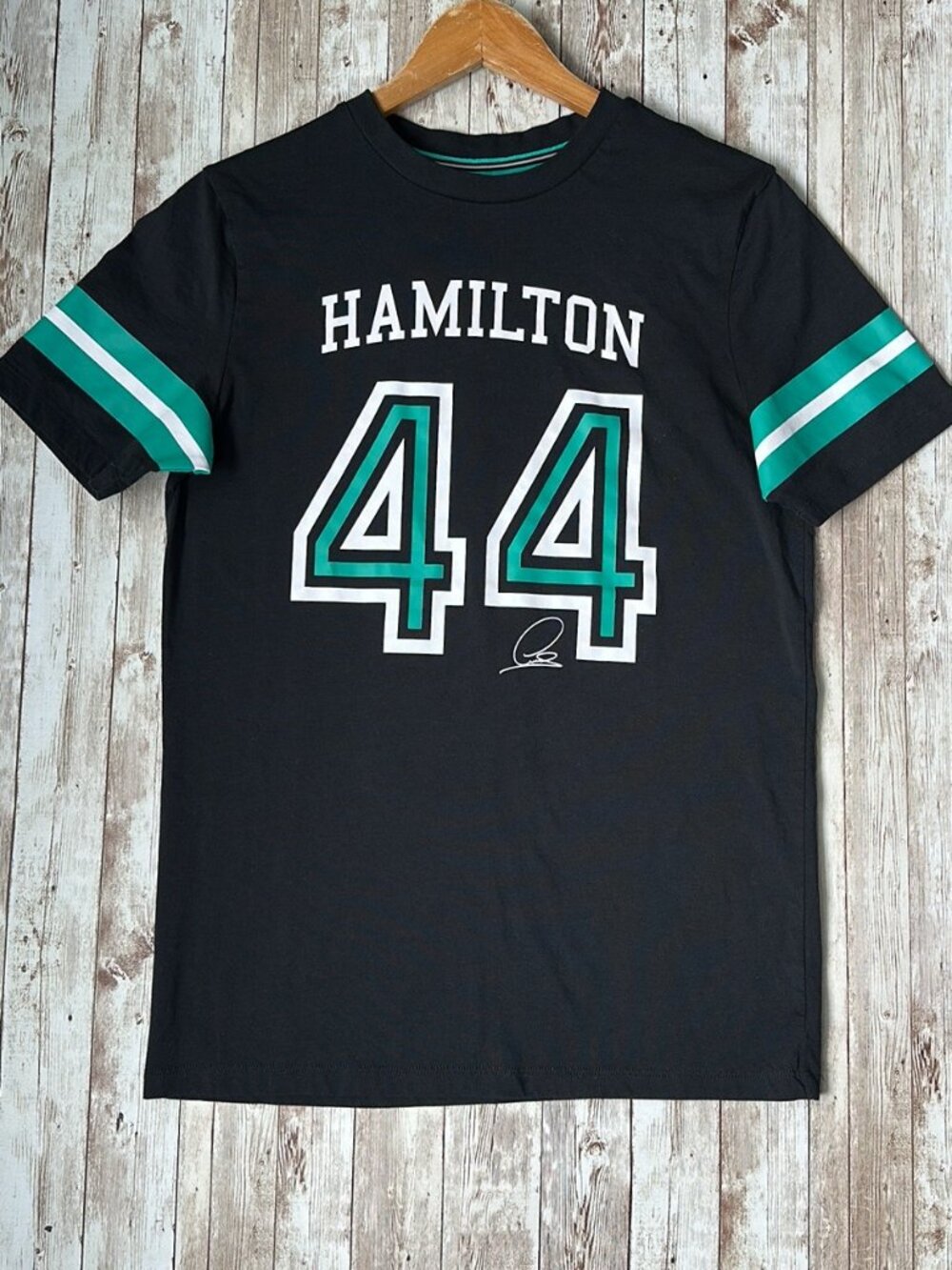 Official F1 Lewis Hamilton 44 Graphic T-Shirt sz S Mercedez Benz Petronas AMG